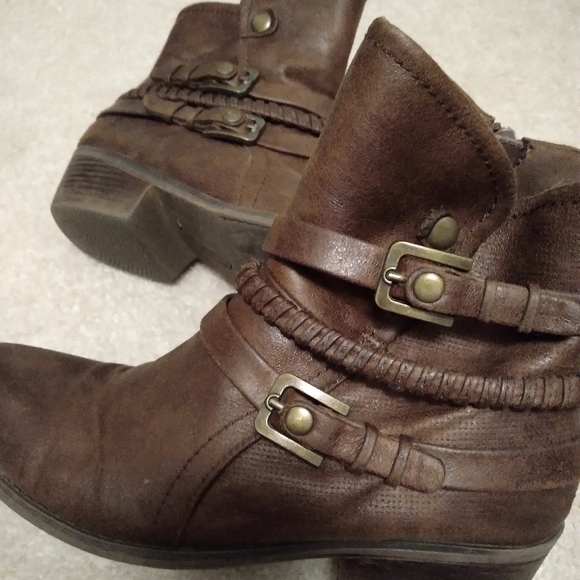 BareTraps Shoes - Bare traps bootie brown boots